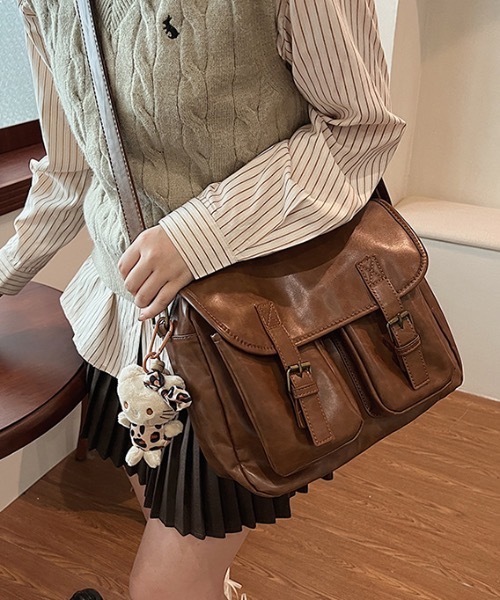 Teem Store（チームストア）の「外ポケットスクエアショルダーバッグ ボストンバッグ（ボストンバッグ・レディース・ダークブラウン/ブラウン/レッド/ブラック・F）」の4枚目の写真