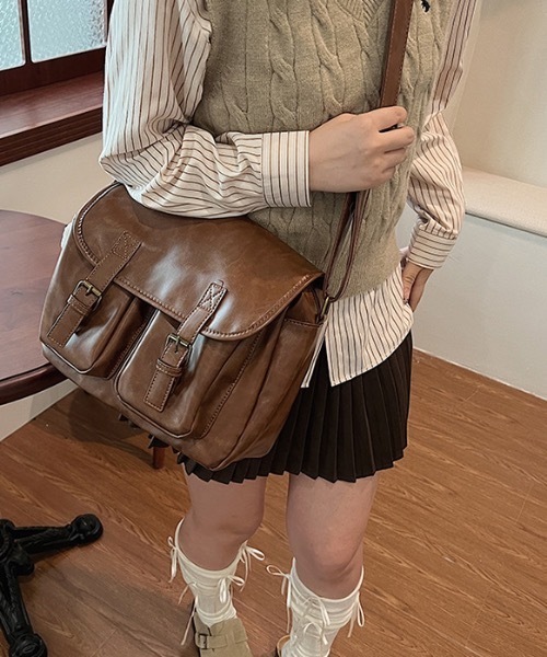 Teem Store（チームストア）の「外ポケットスクエアショルダーバッグ ボストンバッグ（ボストンバッグ・レディース・ダークブラウン/ブラウン/レッド/ブラック・F）」の6枚目の写真