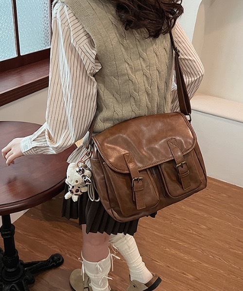 Teem Store（チームストア）の「外ポケットスクエアショルダーバッグ ボストンバッグ（ボストンバッグ・レディース・ダークブラウン/ブラウン/レッド/ブラック・F）」の21枚目の写真