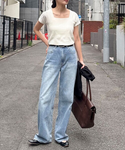 fredy emue（フレディエミュ）の「【@sora_522m企画】スクエアネックコンパクトTシャツ（Tシャツ/カットソー・レディース・オフホワイト/ブラック/カーキ・38）」の5枚目の写真