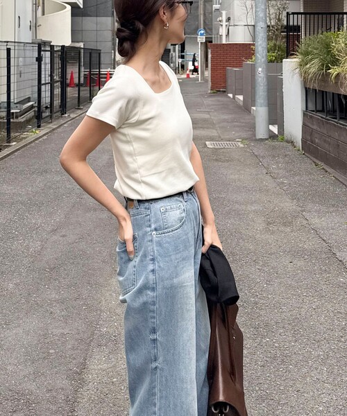 fredy emue（フレディエミュ）の「【@sora_522m企画】スクエアネックコンパクトTシャツ（Tシャツ/カットソー・レディース・オフホワイト/ブラック/カーキ・38）」の6枚目の写真