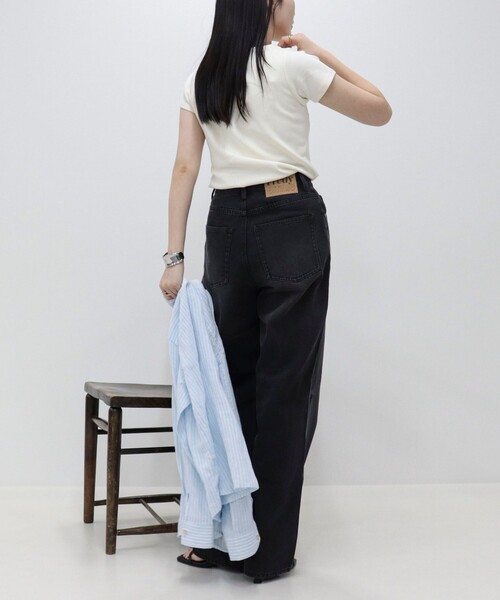 fredy emue（フレディエミュ）の「【@sora_522m企画】スクエアネックコンパクトTシャツ（Tシャツ/カットソー・レディース・オフホワイト/ブラック/カーキ・38）」の19枚目の写真