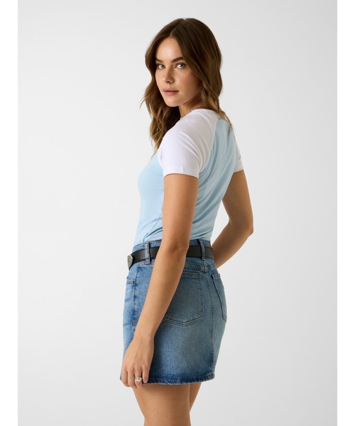 GUESS JEANS(ゲスジーンズ)の「GUESS JEANS SLIM Raglan Piping Tee Tシャツ ロゴTシャツ(Tシャツ/カットソー・レディース・ライトブルー/ホワイト/ブラック・SMALL/X-SMALL/LARGE/MEDIUM)」の10枚目の写真