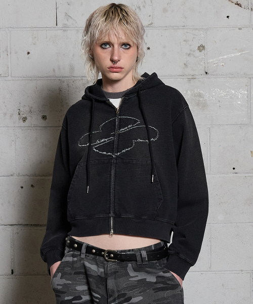 HOODHOOD(フッドフッド)の「クローバーロゴアプリケウォッシングデニムフードジップアップブラック(パーカー・レディース・その他・1/2/3)」の4枚目の写真