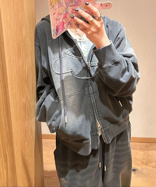 HOODHOOD(フッドフッド)の「クローバーロゴアプリケウォッシングデニムフードジップアップブラック(パーカー・レディース・その他・1/2/3)」の10枚目の写真
