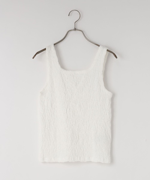 LOWRYS FARM（ローリーズファーム）の「シャーリングタンク 657697（タンクトップ・レディース・ブラック/アイボリー/ホワイト・FREE）」の2枚目の写真