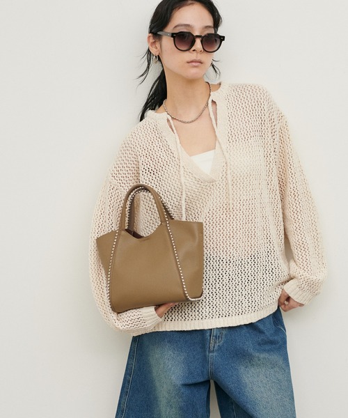 LARUTA（ラルータ）の「【LARUTA】MIXメッシュキーネックプルオーバー（ニット/セーター・レディース・グレー/ピンク/アイボリー/ブラック・FREE）」の10枚目の写真