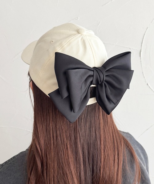 apres jour(アプレジュール)の「【apres jour×ARIAZ】ビッグリボンヘアキャップ(キャップ・レディース・ホワイト/ブラック・FREE)」の2枚目の写真