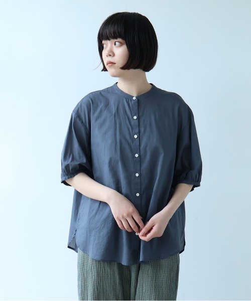 bulle de savon(ビュルデサボン)の「80アキハボイル バンドカラーブラウス(シャツ/ブラウス・レディース・ホワイト/レッド/チャコールグレー/サックスブルー・FREE)」の3枚目の写真