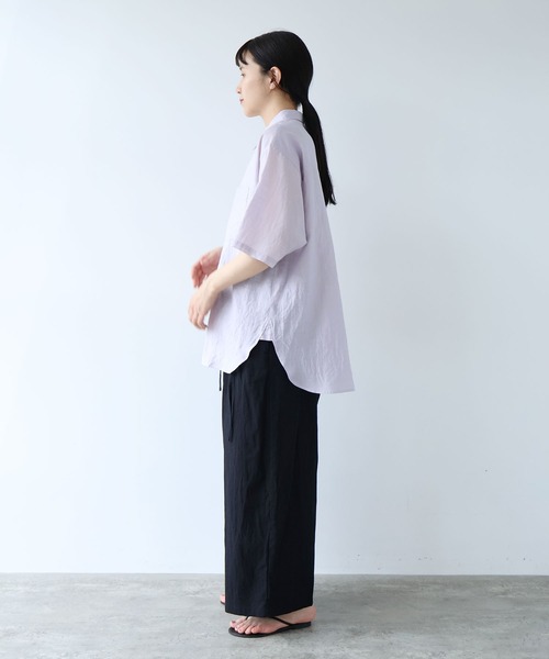 yuni(ユニ )の「Ra/R/Ny oversized plain half sleeves shirt(シャツ/ブラウス・レディース・ライラック/チャコールグレー・FREE)」の4枚目の写真