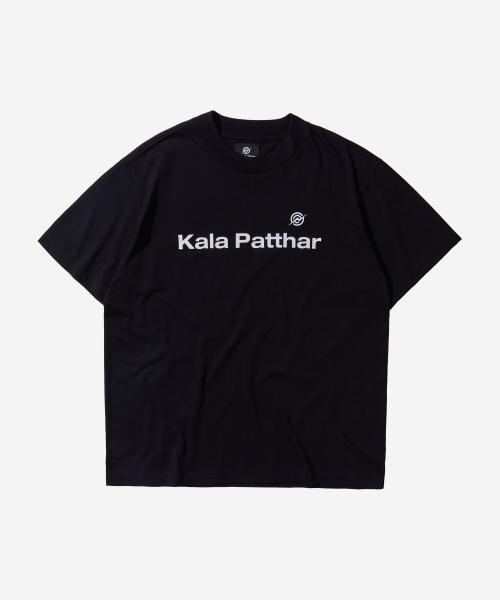 KALAPATTHAR(カラパタール)の「Flower Graphic Back Logo T-Shirt - Black(Tシャツ/カットソー・メンズ・その他・X-LARGE/LARGE/MEDIUM)」の2枚目の写真