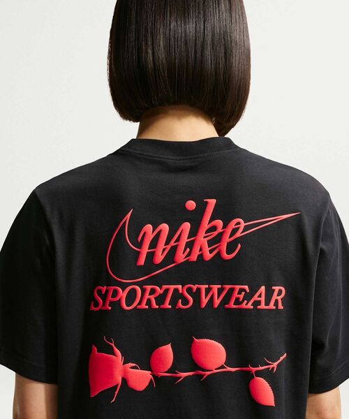 NIKE（ナイキ）の「ナイキ スポーツウェア ウィメンズ ルーズ Tシャツ / Nike Sportswear Women's Loose T-Shirt IR7823-010 Black（Tシャツ/カットソー・レディース・ブラック・S/XS/XL/L/M）」の2枚目の写真