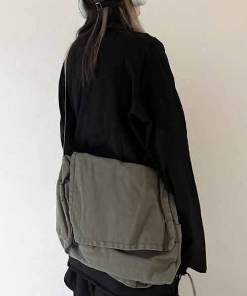 YACA(ヤーカ)の「cotton shoulder bag/コットンショルダーバッグ【unisex item】(ショルダーバッグ・レディース・ブラック/カーキ・FREE)」の2枚目の写真