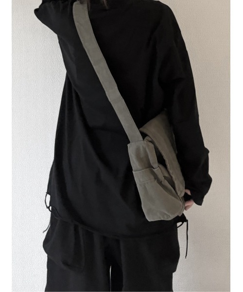 YACA(ヤーカ)の「cotton shoulder bag/コットンショルダーバッグ【unisex item】(ショルダーバッグ・レディース・ブラック/カーキ・FREE)」の3枚目の写真