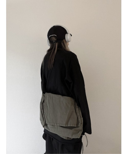 YACA(ヤーカ)の「cotton shoulder bag/コットンショルダーバッグ【unisex item】(ショルダーバッグ・レディース・ブラック/カーキ・FREE)」の9枚目の写真