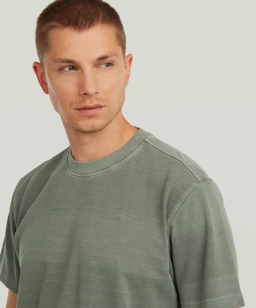 G-STAR(ジースター)の「Washed Jacquard T-Shirt/ウォッシュド加工ジャガードTシャツ(Tシャツ/カットソー・メンズ・グリーン系その他/グレー系その他/ブルー系その他・X-SMALL/MEDIUM/SMALL/LARGE/X-LARGE)」の4枚目の写真