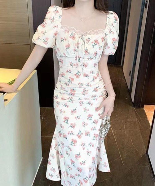 SallyLunn(サリーラン)の「フラワーパフスリーブフィットワンピース(ワンピース・レディース・ホワイト・MEDIUM/LARGE)」の2枚目の写真