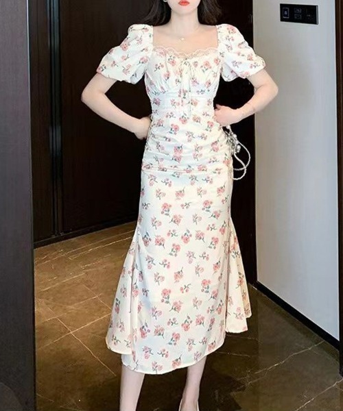 SallyLunn(サリーラン)の「フラワーパフスリーブフィットワンピース(ワンピース・レディース・ホワイト・MEDIUM/LARGE)」の5枚目の写真