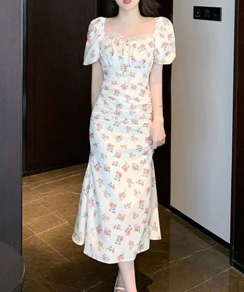SallyLunn(サリーラン)の「フラワーパフスリーブフィットワンピース(ワンピース・レディース・ホワイト・MEDIUM/LARGE)」の8枚目の写真