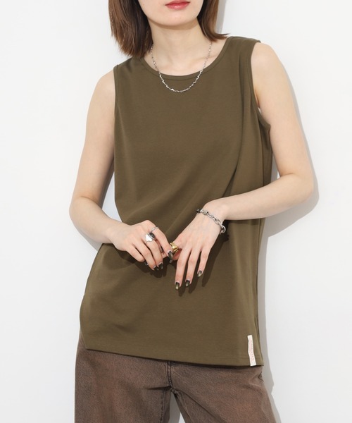 Arinomama(アリノママ)の「Arinomama 飾りタグ サイドスリット タンクトップ 200g 32sフライス編み(タンクトップ・レディース・カーキ/ブラック/ホワイト・FREE)」の19枚目の写真