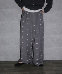 cheriella（シェリエラ）の「【cheriella】フラワー刺繍スラックスパンツ　FLOWER EMBROIDERY SLACKS PANTS（スラックス）」