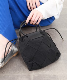 crossi（クロッシー）の「ワイドメッシュ 2way 巾着ハンドバッグ（ハンドバッグ）」