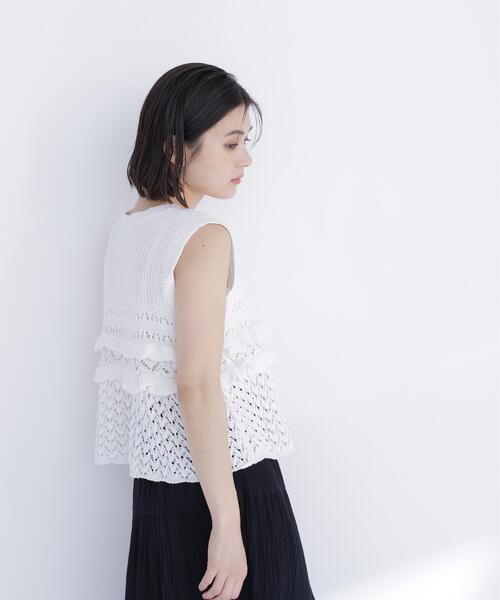 NATURAL BEAUTY BASIC(ナチュラルビューティーベーシック)の「Vネック透かし編みフリルニット(ニット/セーター・レディース・レッド/キャメル/オフホワイト・フリ-)」の11枚目の写真
