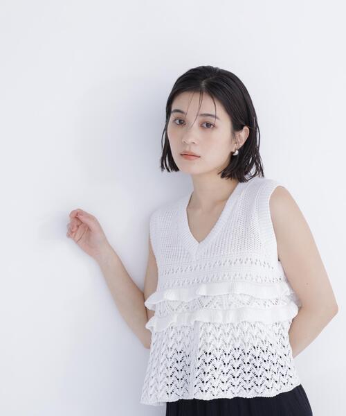 NATURAL BEAUTY BASIC(ナチュラルビューティーベーシック)の「Vネック透かし編みフリルニット(ニット/セーター・レディース・レッド/キャメル/オフホワイト・フリ-)」の9枚目の写真