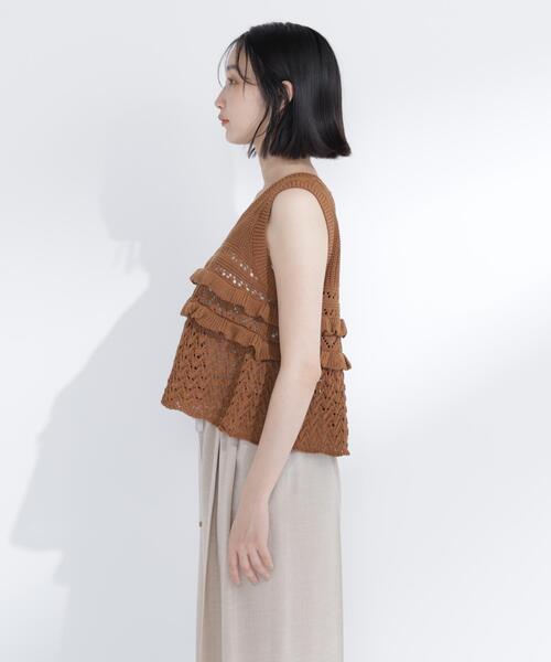 NATURAL BEAUTY BASIC（ナチュラルビューティーベーシック）の「Ｖネック透かし編みフリルニット（ニット/セーター・レディース・レッド/キャメル/オフホワイト・ﾌﾘ-）」の6枚目の写真