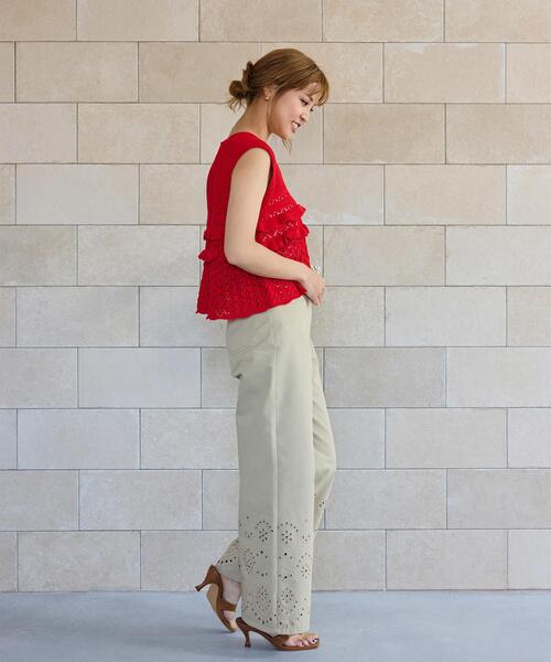 NATURAL BEAUTY BASIC（ナチュラルビューティーベーシック）の「Ｖネック透かし編みフリルニット（ニット/セーター・レディース・レッド/キャメル/オフホワイト・ﾌﾘ-）」の14枚目の写真