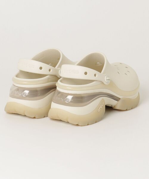 crocs（クロックス）の「crocs Super Bae Clog / クロックス スーパー ベイ クロッグ（サンダル・レディース・ホワイト・25.0cm/24.0cm/23.0cm/22.0cm）」の2枚目の写真