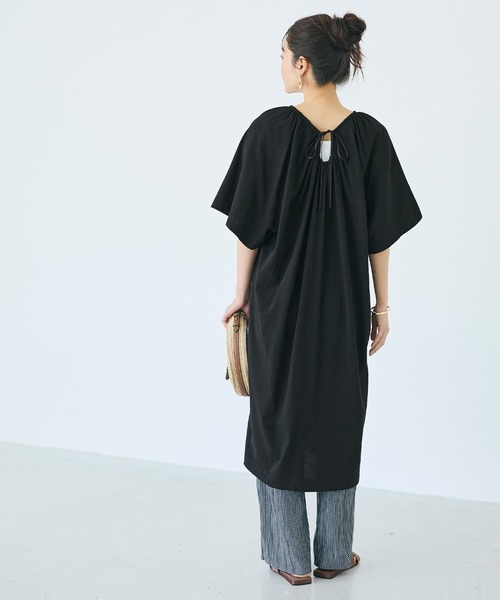 coca(coca)(コカ)の「カットバックリボンギャザーワンピース(ワンピース・レディース・ダークブラウン/ブラック・L/M)」の6枚目の写真