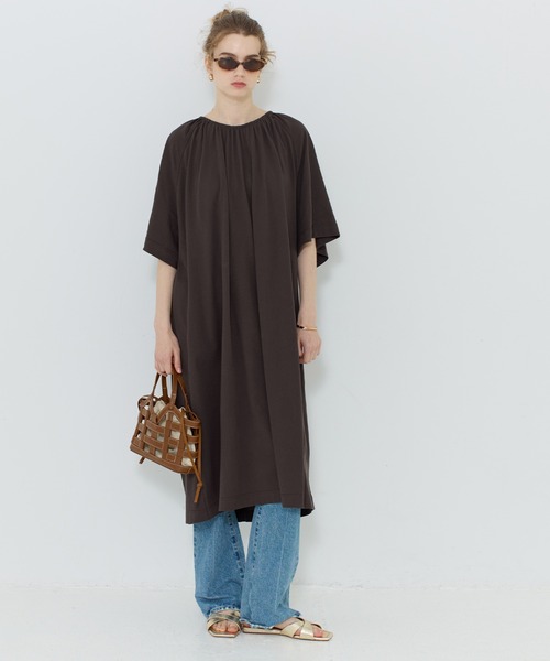 coca(coca)(コカ)の「カットバックリボンギャザーワンピース(ワンピース・レディース・ダークブラウン/ブラック・L/M)」の9枚目の写真