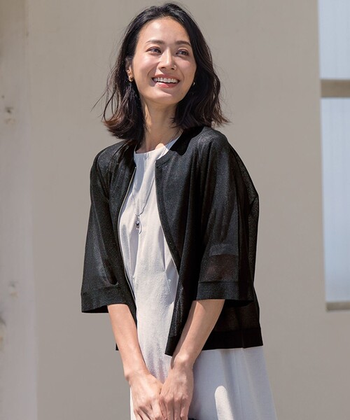 J.PRESS（ジェイプレス）の「SHEER LIGHT KNIT ブルゾン（ブルゾン・レディース・ブラック系/ネイビー系3/ベージュ系/ホワイト系・LARGE/MEDIUM）」の2枚目の写真