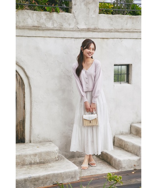 tocco closet(トッコ クローゼット)の「リボンビジュー釦Vネックニットカーディガン(カーディガン/ボレロ・レディース・ネイビー/ラベンダー/オフホワイト/レモンイエロー・M)」の18枚目の写真