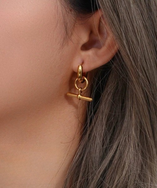 E&C closet…(イーアンドシークローゼット)の「2wayチェーンピアス(ピアス(両耳用)・レディース・シルバー/ゴールド・FREE)」の7枚目の写真