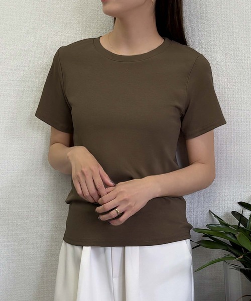 LOWO(ロワ)の「【全20色 / 65kgまで対応】高弾力 限界ストレッチ上品クルーネックTシャツ(Tシャツ/カットソー・レディース・スカイブルー/ネイビー/チャコールグレー/ターコイズブルー/レッド/イエロー/グレー/ピンク/ブラック/グリーン系その他/アクア/ライトピンク/モカ/オフホワイト/ダークブラウン/ミント/ブルー/ブラウン/ラベンダー/グレイッシュベージュ・FREE)」の7枚目の写真