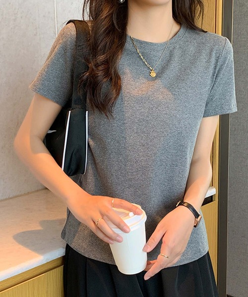 LOWO(ロワ)の「【全20色 / 65kgまで対応】高弾力 限界ストレッチ上品クルーネックTシャツ(Tシャツ/カットソー・レディース・スカイブルー/ネイビー/チャコールグレー/ターコイズブルー/レッド/イエロー/グレー/ピンク/ブラック/グリーン系その他/アクア/ライトピンク/モカ/オフホワイト/ダークブラウン/ミント/ブルー/ブラウン/ラベンダー/グレイッシュベージュ・FREE)」の5枚目の写真