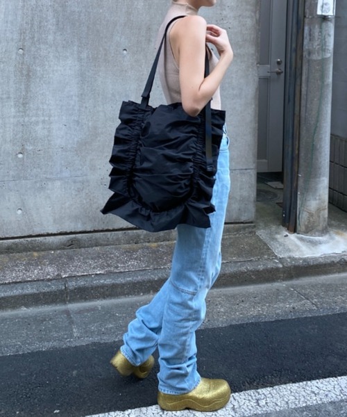 SOLPRESA(ソルプレーサ)の「3WAYフリルトート/ショルダーバッグ/サブバッグ/エコバッグ(トートバッグ・レディース・ブラック/ベージュ/チャコールグレー・ONE SIZE)」の19枚目の写真