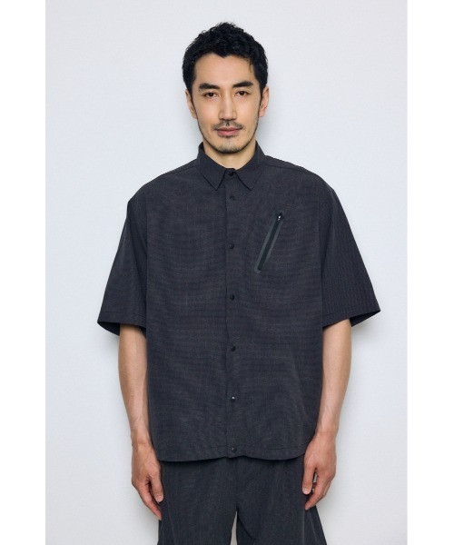 AZUL by moussy（アズールバイマウジー）の「テックジャガードアクション半袖シャツ（シャツ/ブラウス・メンズ・ブラウン/ブラック/カーキ・LARGE/MEDIUM）」の21枚目の写真