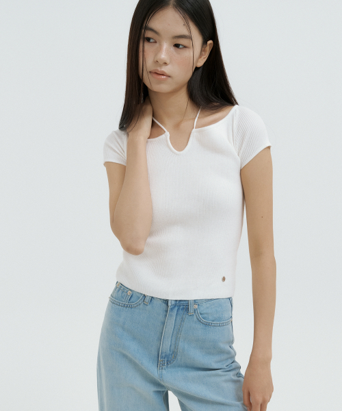 LUCIR ZU（ルシールズ）の「Strap Neck Ribbed Knit Top (ivory)（ニット/セーター・レディース・その他・FREE）」の2枚目の写真