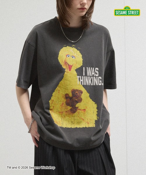 SESAME STREET(セサミストリート)の「<Exclusive> Sesame Street Vintage-Washed Oversized Tee / 別注 セサミストリート ヴィンテージ加工 オーバーサイズ グラフィックTシャツ(Tシャツ/カットソー・レディース・ブラック系/ブラック/ブラック系2・L/M)」の3枚目の写真
