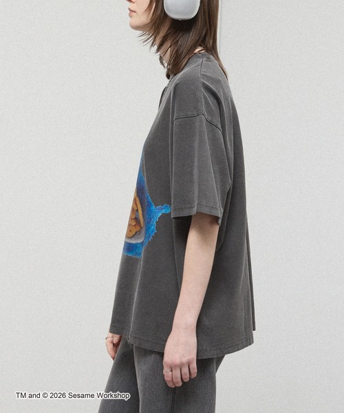 SESAME STREET(セサミストリート)の「<Exclusive> Sesame Street Vintage-Washed Oversized Tee / 別注 セサミストリート ヴィンテージ加工 オーバーサイズ グラフィックTシャツ(Tシャツ/カットソー・レディース・ブラック系/ブラック/ブラック系2・L/M)」の7枚目の写真