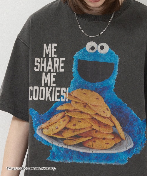 SESAME STREET(セサミストリート)の「<Exclusive> Sesame Street Vintage-Washed Oversized Tee / 別注 セサミストリート ヴィンテージ加工 オーバーサイズ グラフィックTシャツ(Tシャツ/カットソー・レディース・ブラック系/ブラック/ブラック系2・L/M)」の9枚目の写真