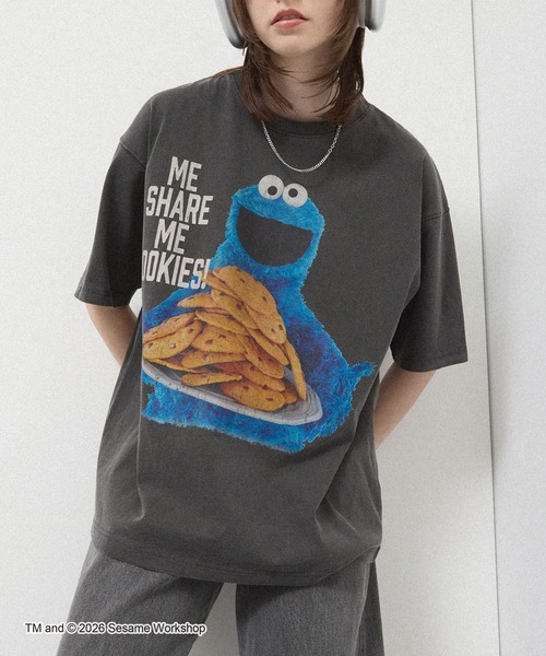 SESAME STREET(セサミストリート)の「<Exclusive> Sesame Street Vintage-Washed Oversized Tee / 別注 セサミストリート ヴィンテージ加工 オーバーサイズ グラフィックTシャツ(Tシャツ/カットソー・レディース・ブラック系/ブラック/ブラック系2・L/M)」の16枚目の写真