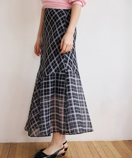 &soiree(アンドソワレ)の「シアーチェックフレアスカート(スカート・レディース・ブラック・SMALL/MEDIUM/LARGE)」の2枚目の写真