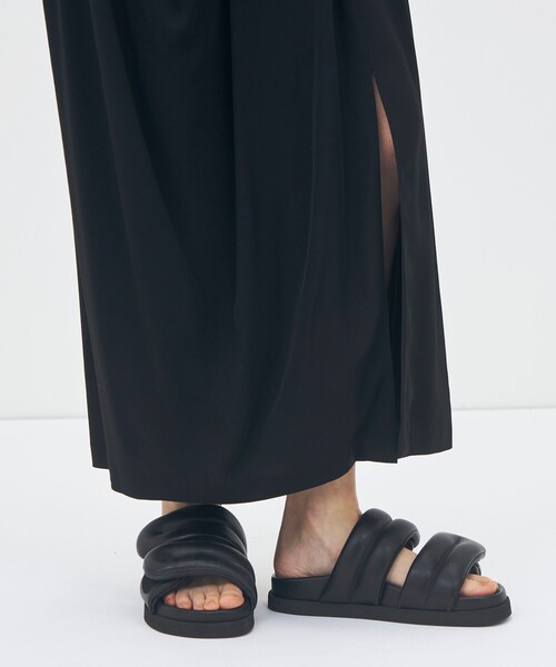 caban(キャバン)の「レーヨンシルクツイル ドレープミディスカート(スカート・レディース・ブラック/カーキ・S/XS)」の9枚目の写真