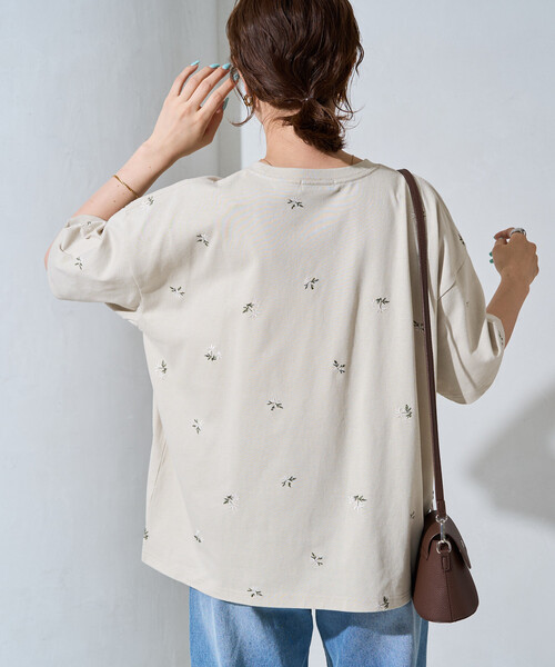 FREAK'S STORE(フリークスストア)の「限定展開 フラワー 刺繍 半袖 ビッグ Tシャツ(Tシャツ/カットソー・レディース・ブラック/ナチュラル/オフホワイト・フリ-)」の6枚目の写真