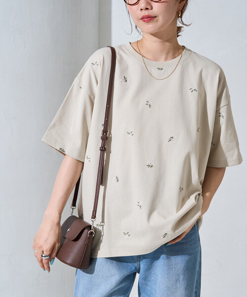 FREAK'S STORE(フリークスストア)の「限定展開 フラワー 刺繍 半袖 ビッグ Tシャツ(Tシャツ/カットソー・レディース・ブラック/ナチュラル/オフホワイト・フリ-)」の9枚目の写真