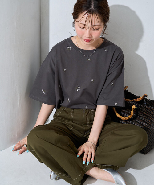 FREAK'S STORE(フリークスストア)の「限定展開 フラワー 刺繍 半袖 ビッグ Tシャツ(Tシャツ/カットソー・レディース・ブラック/ナチュラル/オフホワイト・フリ-)」の17枚目の写真
